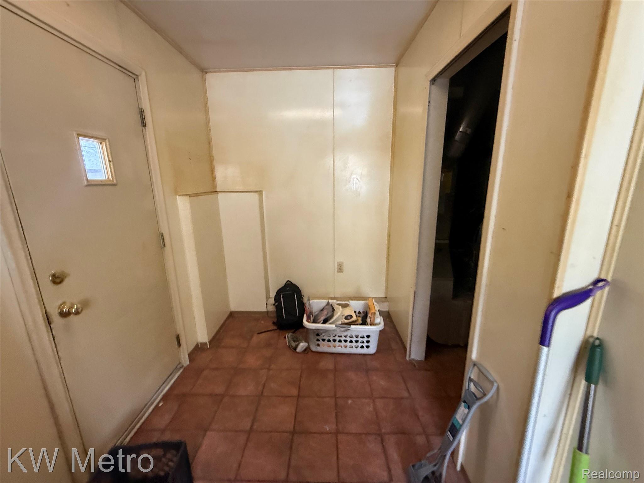 53 E Brickley Avenue