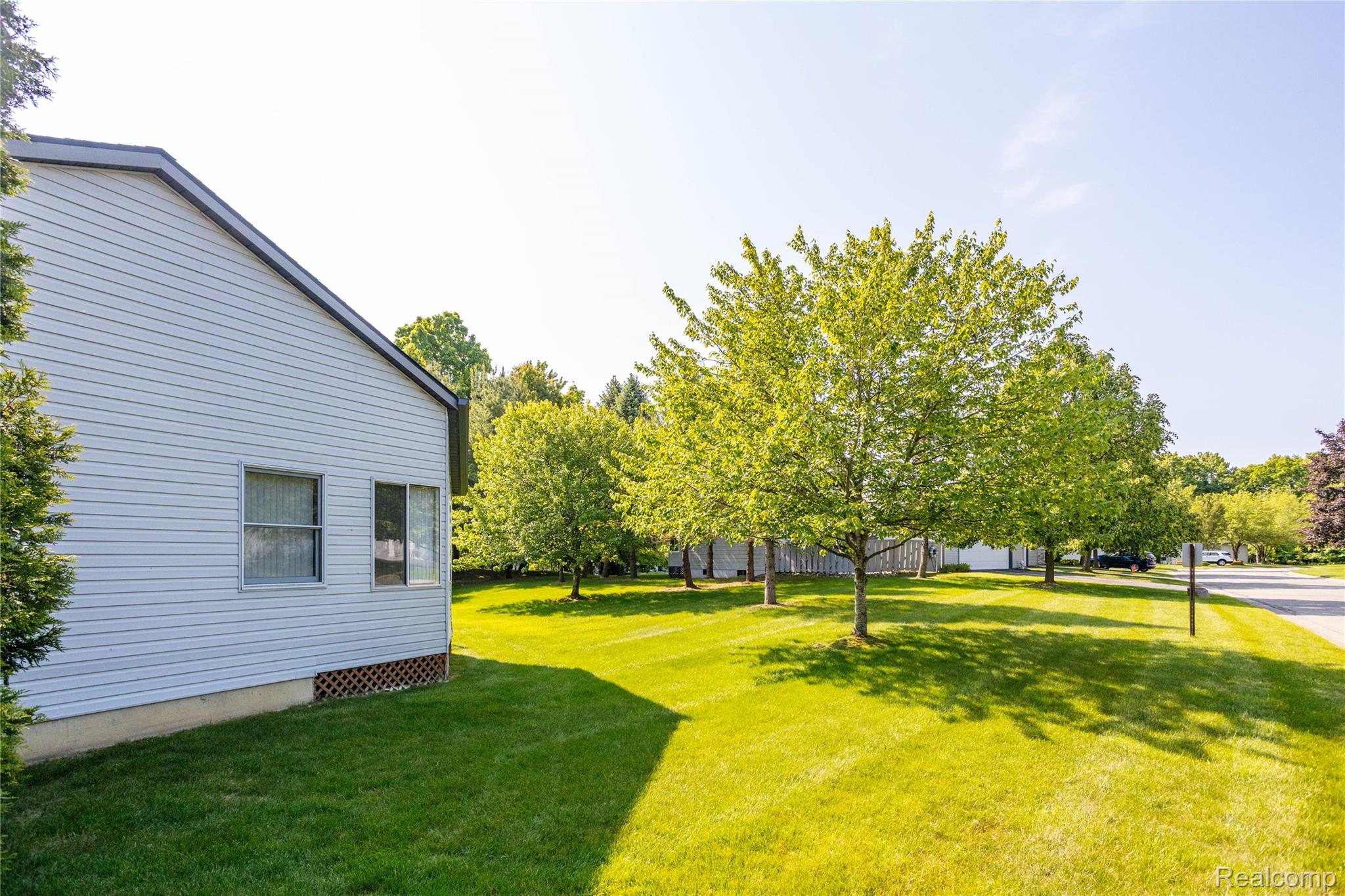 7566 Radcliffe