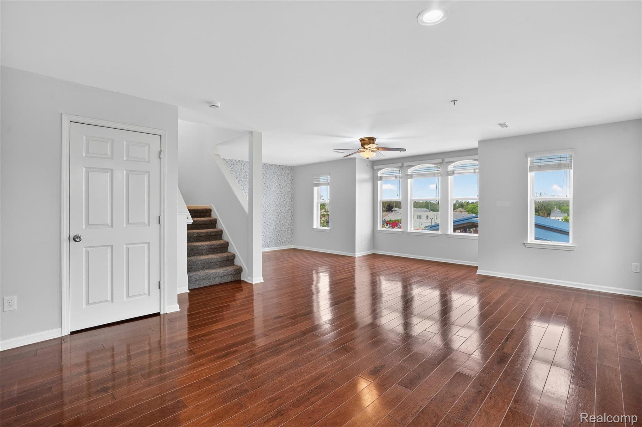 223 N Michigan Avenue 12
