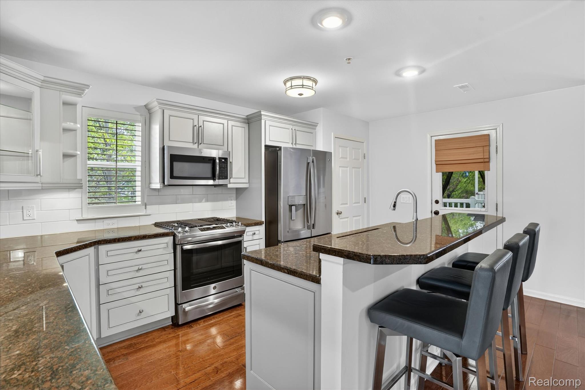 223 N Michigan Avenue 12