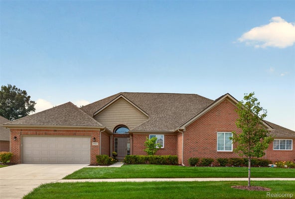 49661 MANISTEE DR, CHESTERFIELD, MI 48047 - Image 051c8df109a5f081c3e2ca45bc9625fb/2319860972