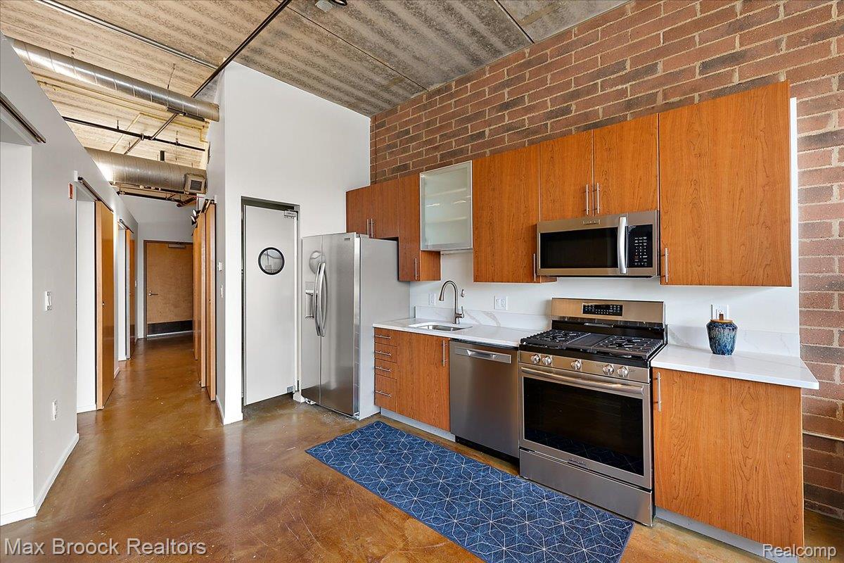 333 E Parent Avenue 31