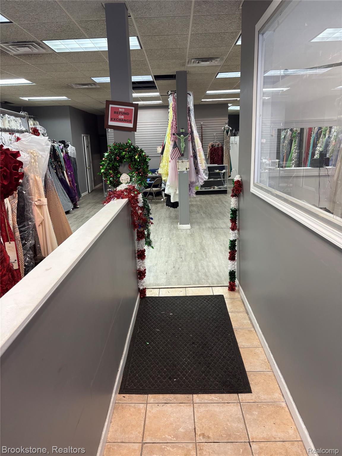 23059 Woodward Avenue 1