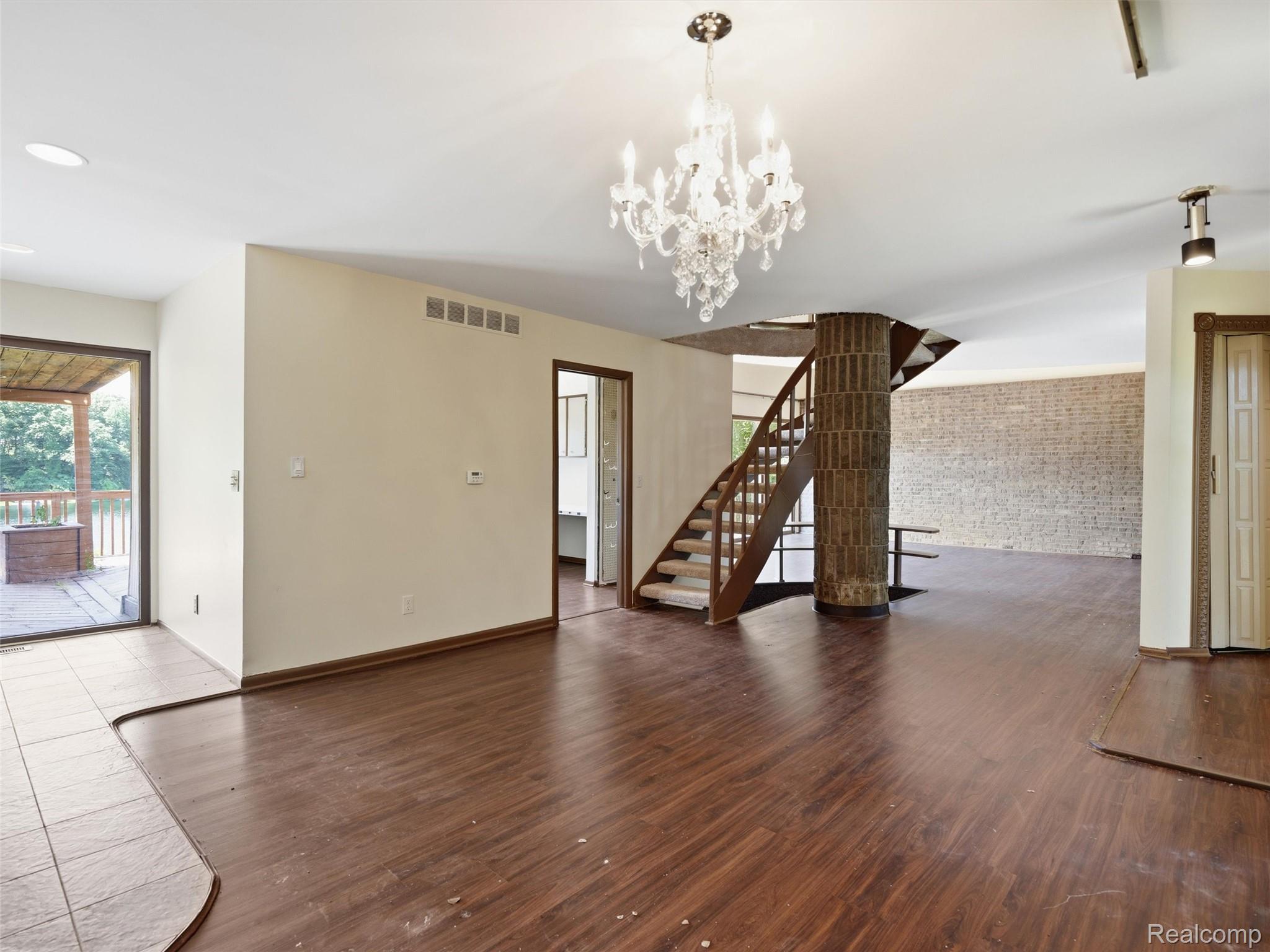 13490 Lakebrook Drive