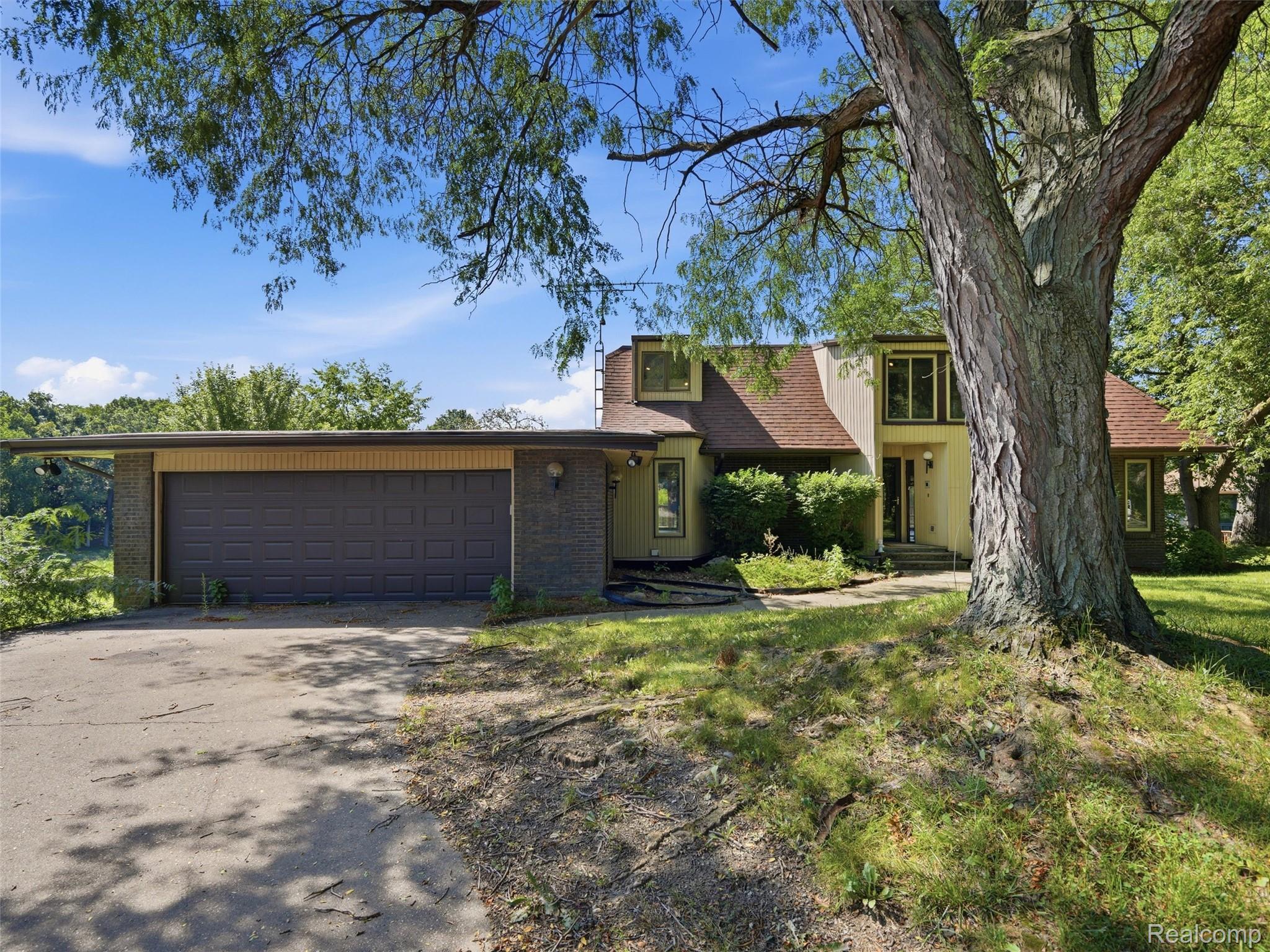 13490 Lakebrook Drive