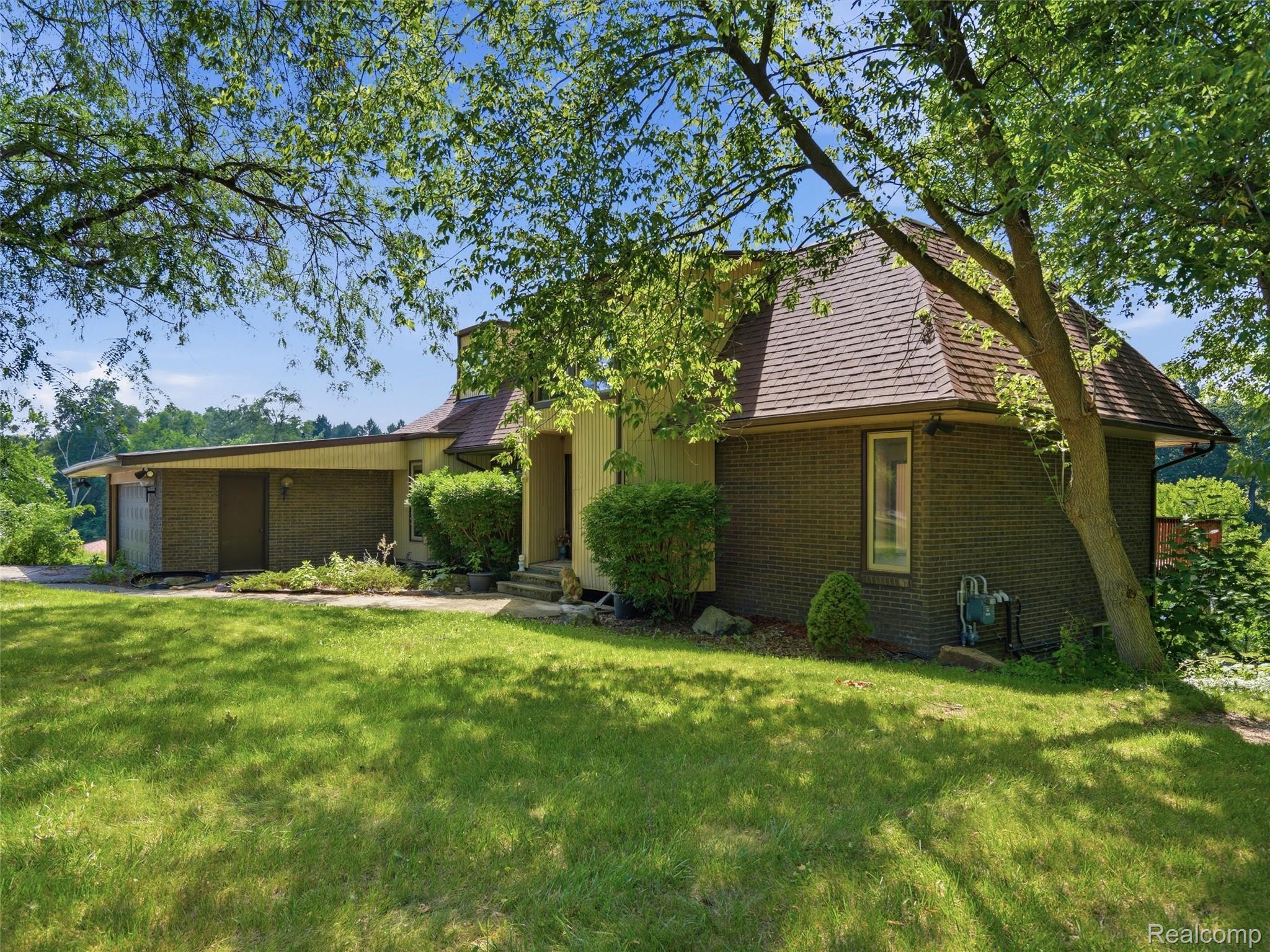13490 Lakebrook Drive