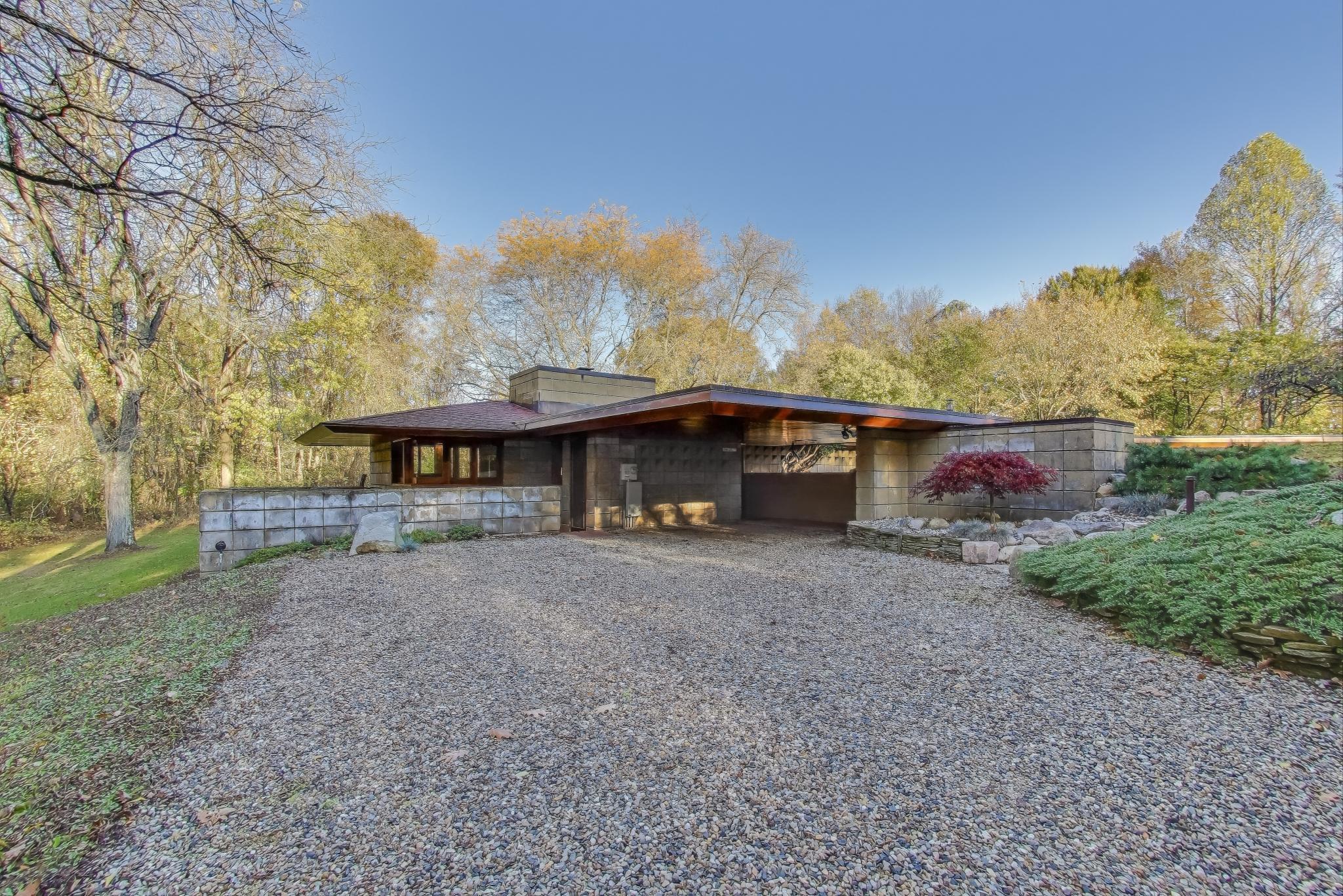 11185 Hawthorne Drive