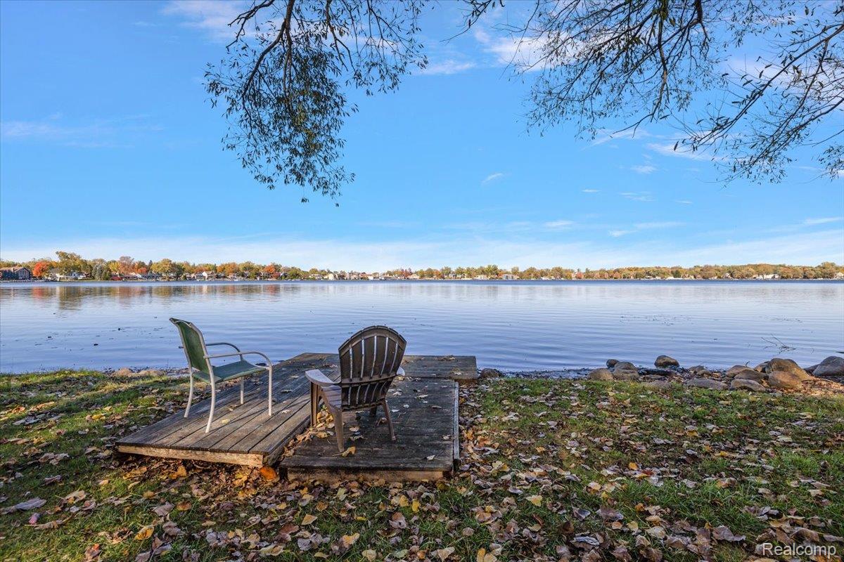 44800 Bayview Drive 33