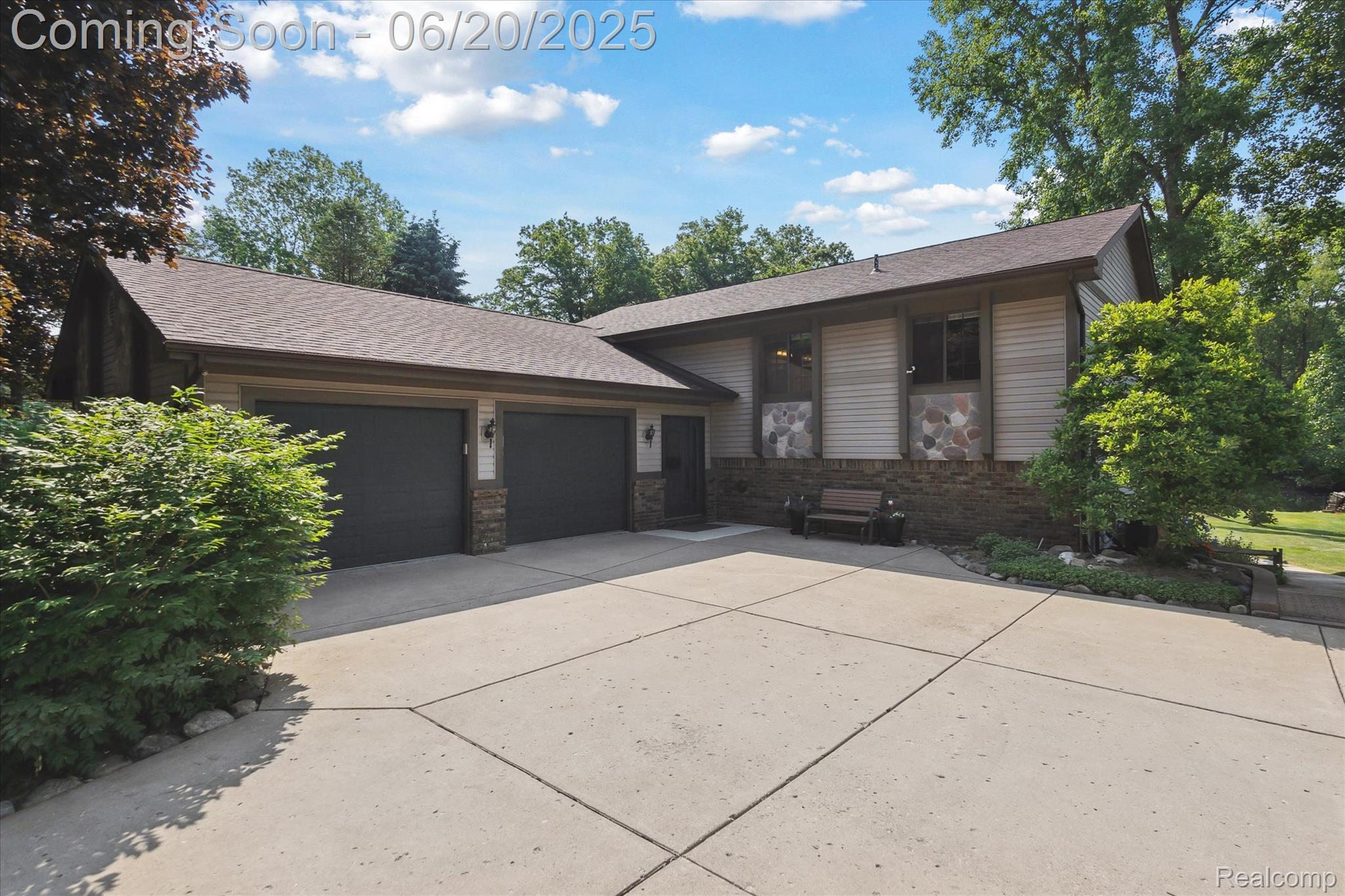 2386 Sherlock Trail