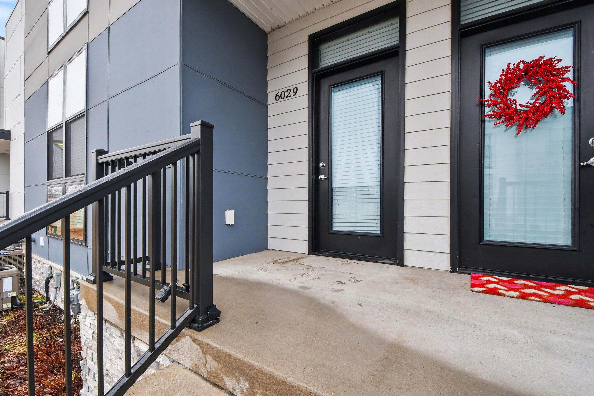 6029 Port View Drive SE