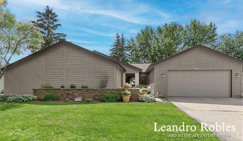 661 Twin Lakes Drive NE Grand Rapids City MI 49525