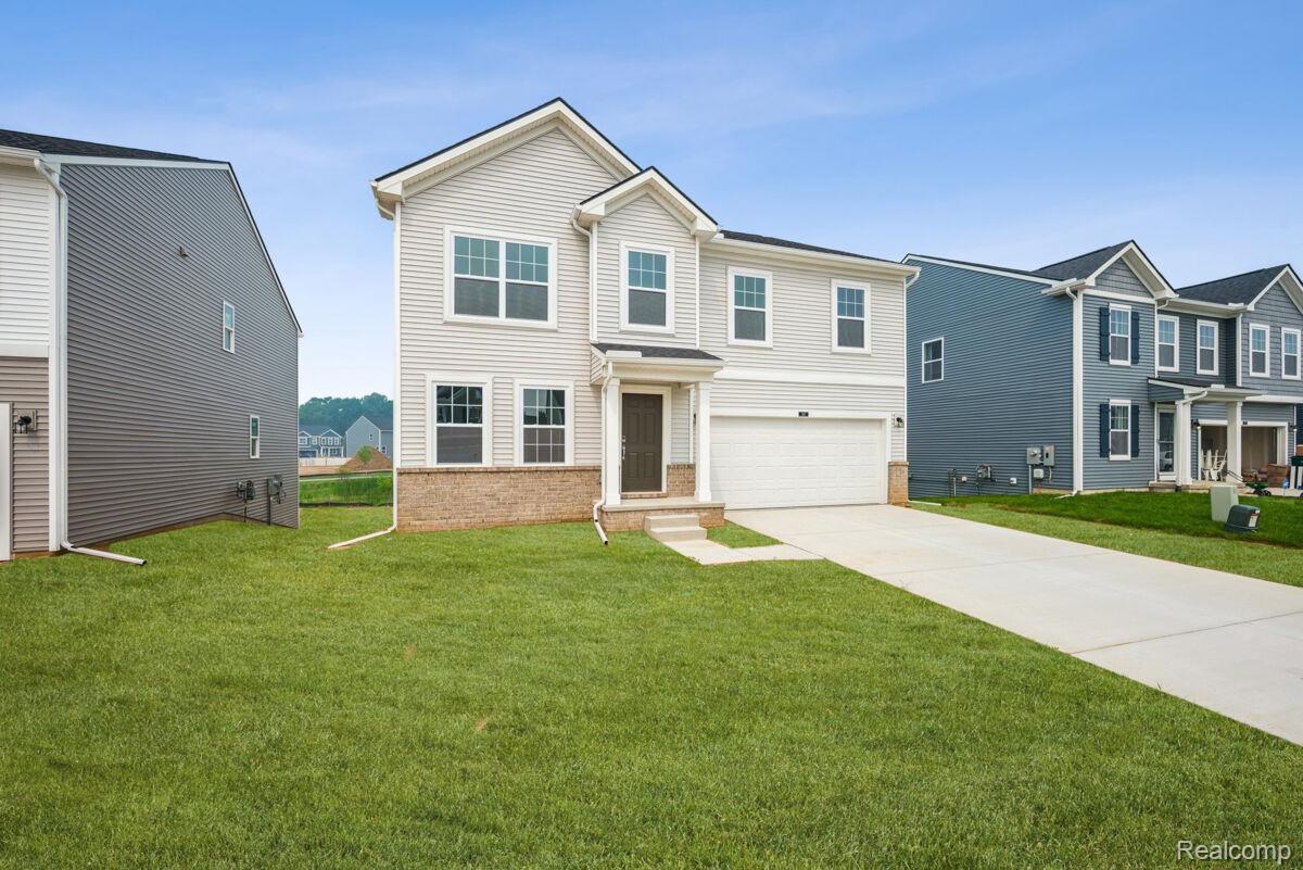 387 Edge Brook