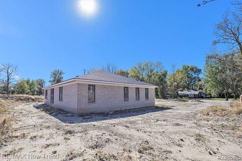 Tiny photo for 30526 Birchway Dr, Franklin Village, MI 48025 (MLS # 20261010289)