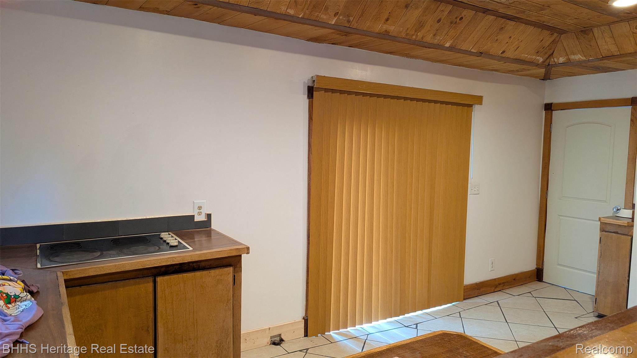 Howell City, Michigan 48843, United States, 3 Bedrooms Bedrooms, ,2 BathroomsBathrooms,Residential,Active,161378