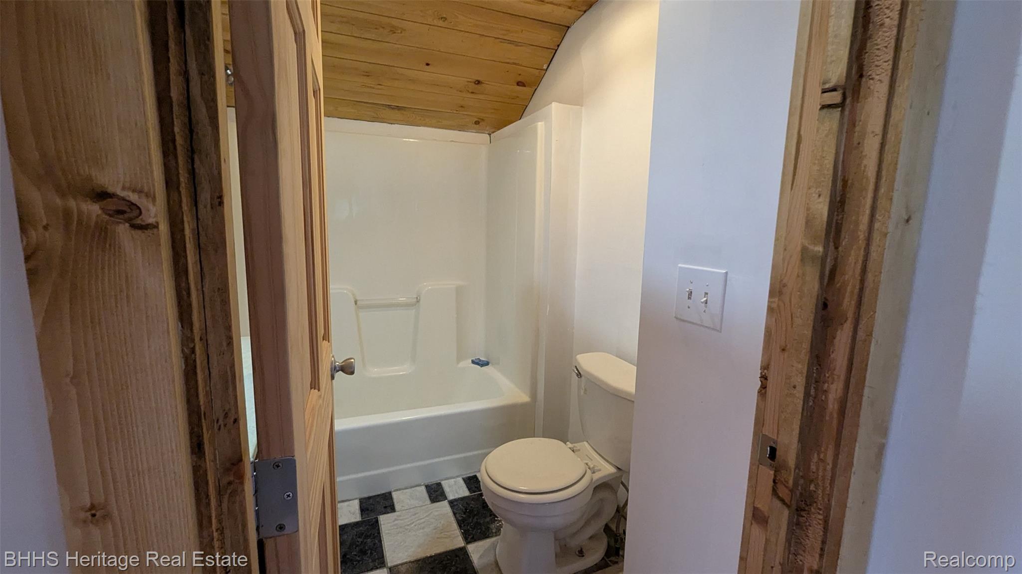 Howell City, Michigan 48843, United States, 3 Bedrooms Bedrooms, ,2 BathroomsBathrooms,Residential,Active,161378