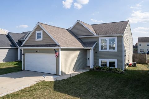 Photo of 1209 Gardner Pond Lane, Vicksburg Village, MI 49097 (MLS # 66025048534)