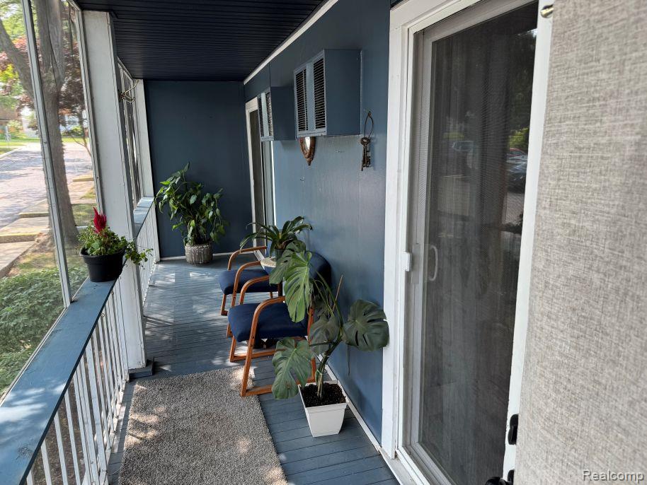 2419 Riverside Drive 208B