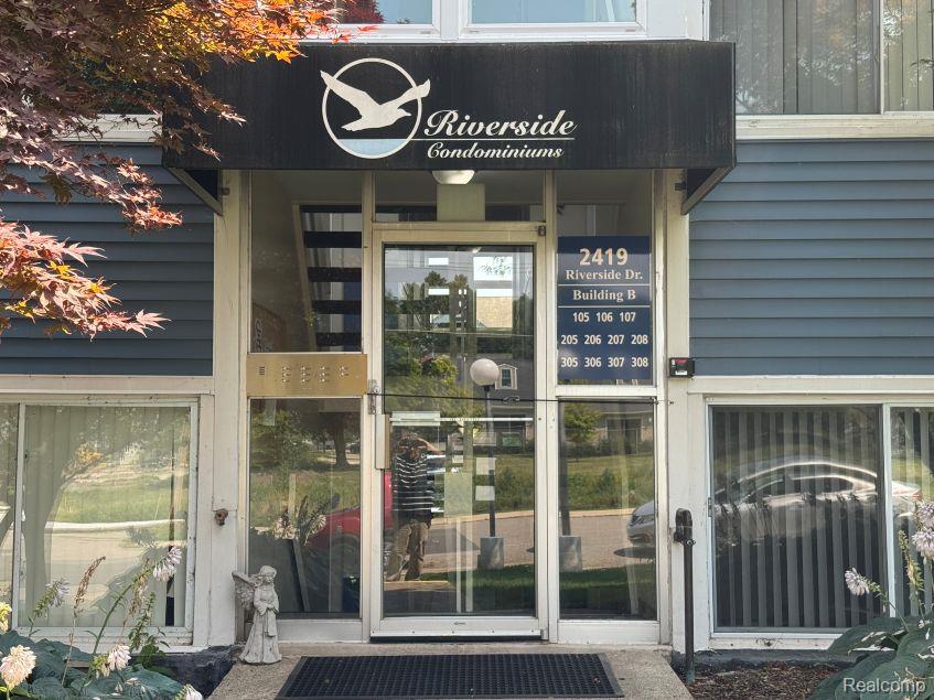 2419 Riverside Drive 208B