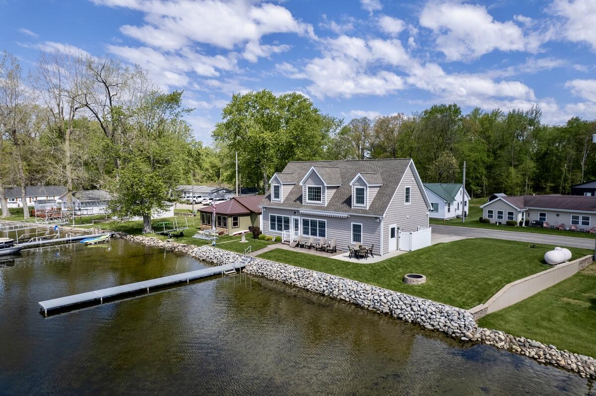 243 E Rose Road