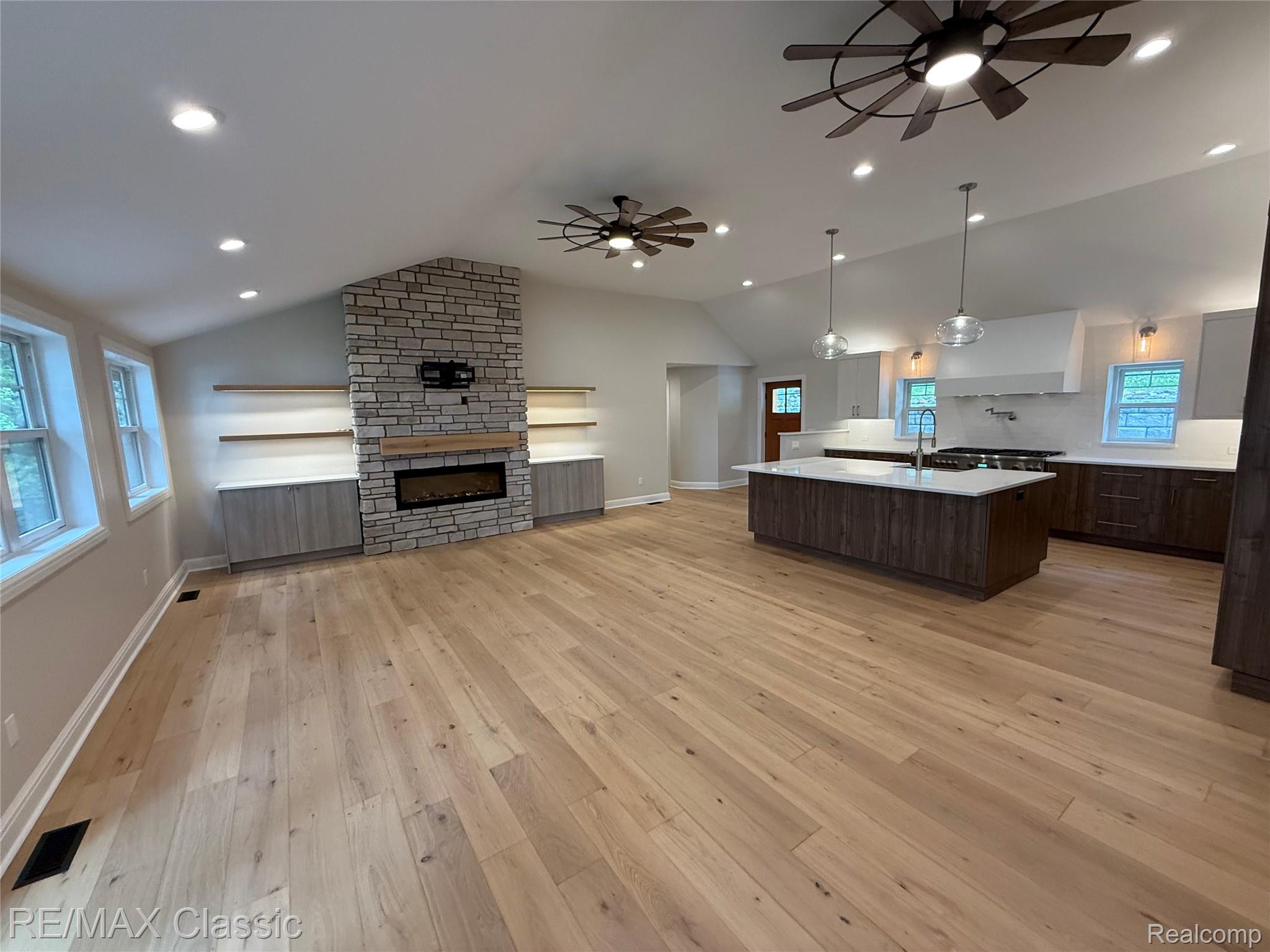 1420 Pettibone Lake Road