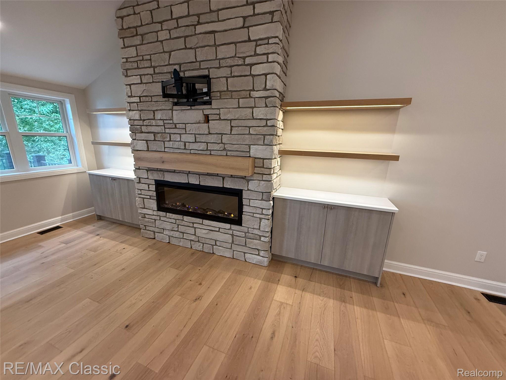 1420 Pettibone Lake Road