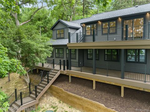 1420 Pettibone Lake Road Highland Charter Township MI 48356