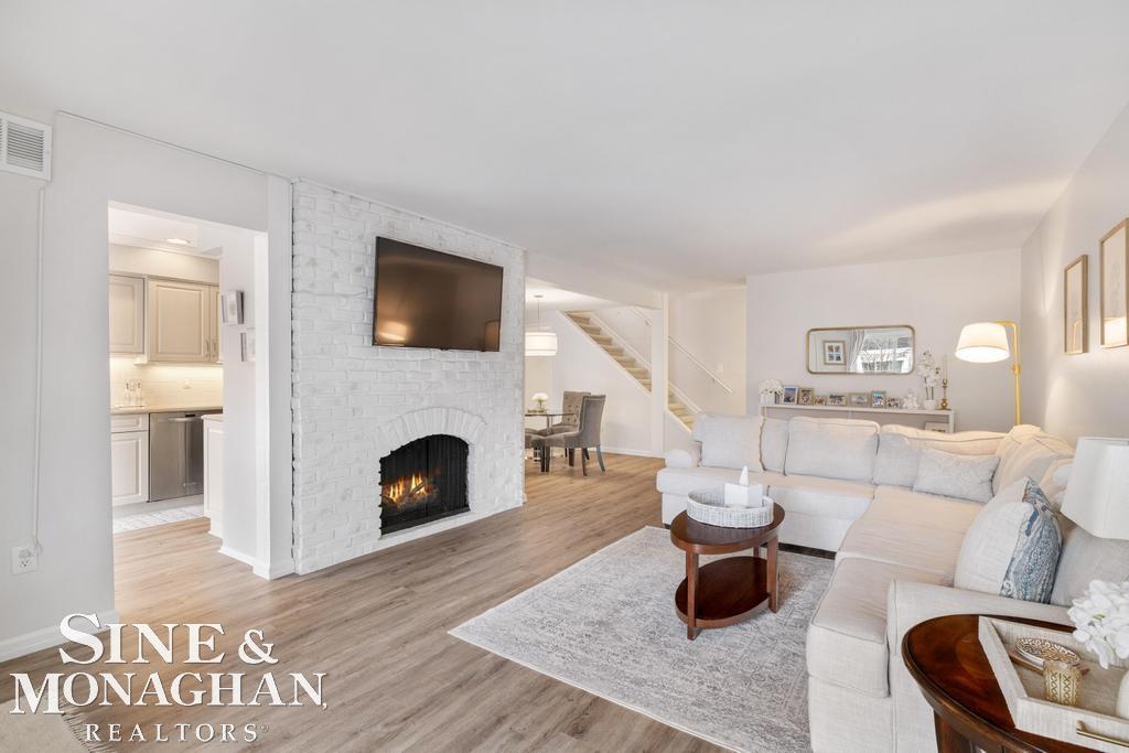 2029 Shorepointe Lane