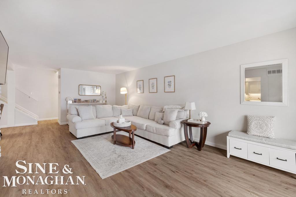 2029 Shorepointe Lane