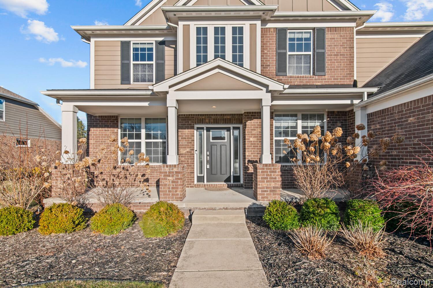 1526 Hickory Ridge Court S