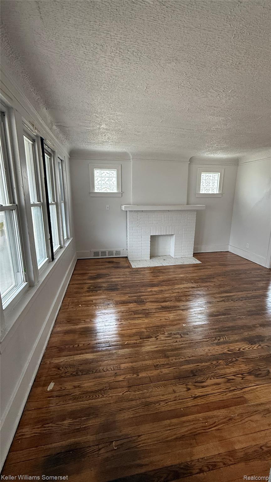 5267 Maryland Street