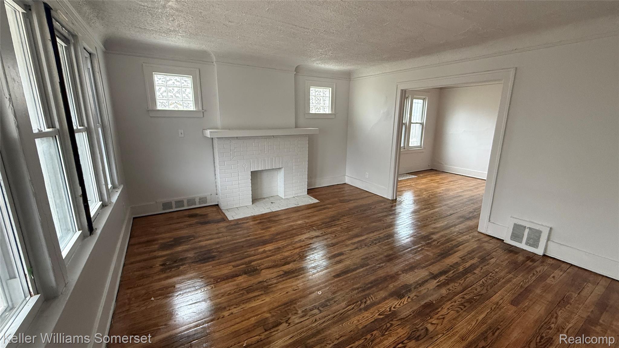 5267 Maryland Street