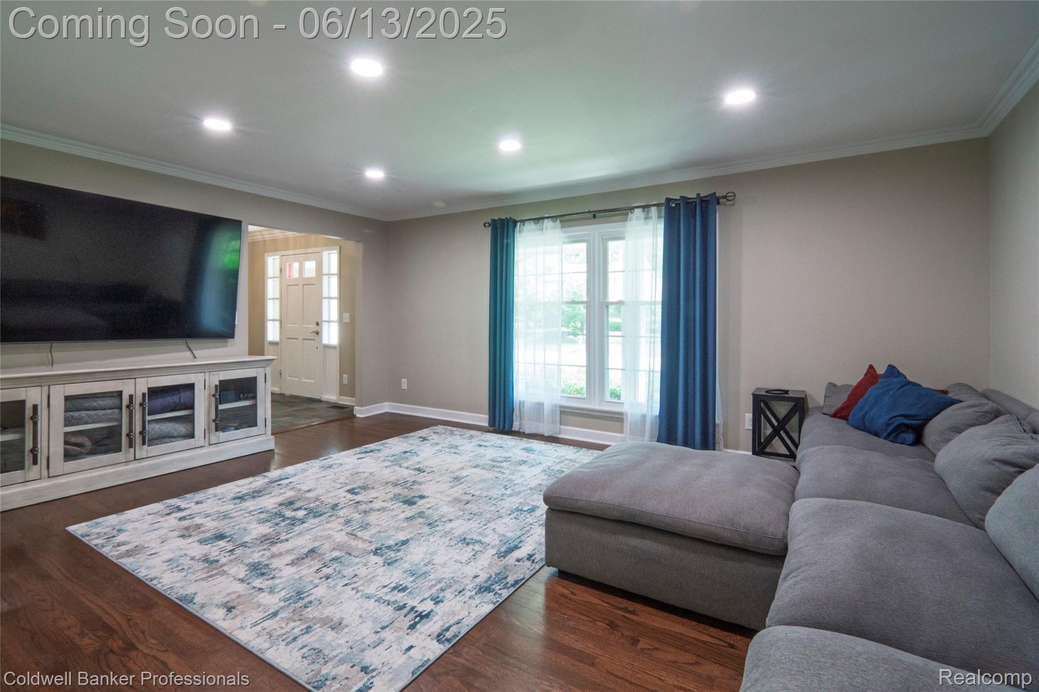 29045 Oak Point Drive