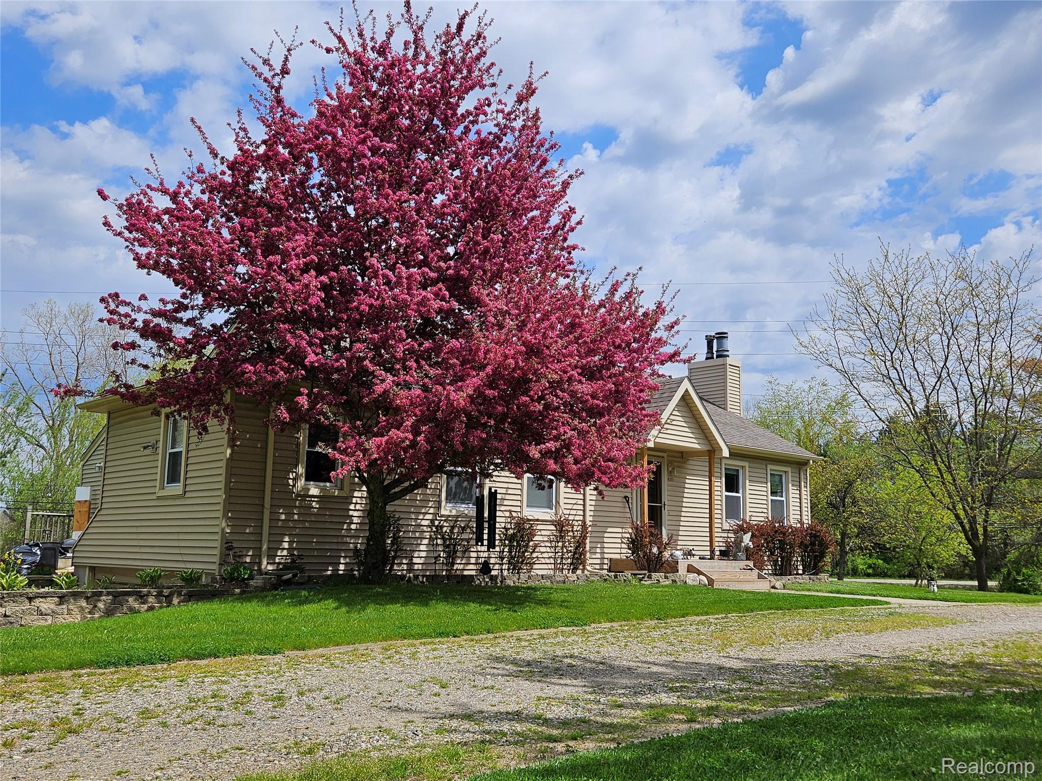 420 W Oakwood Road