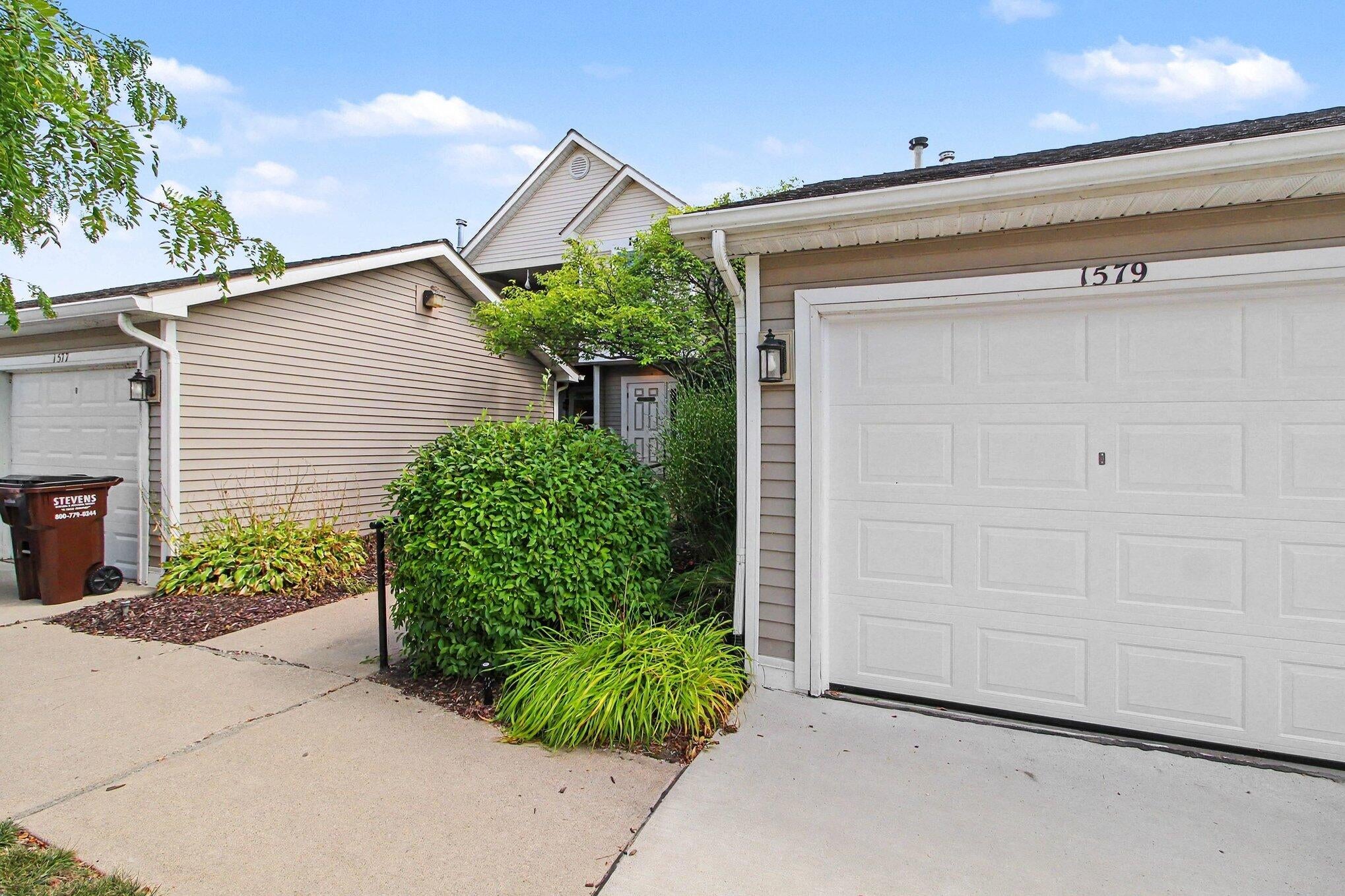 1579 Oakfield Drive