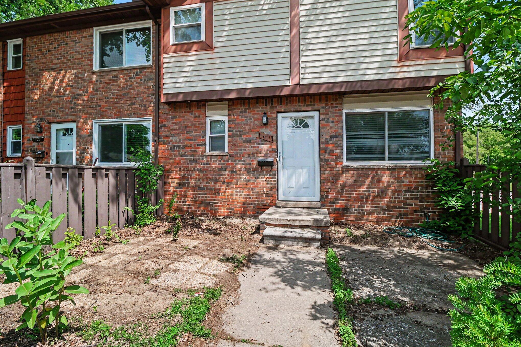 1011 N Terrace Lane