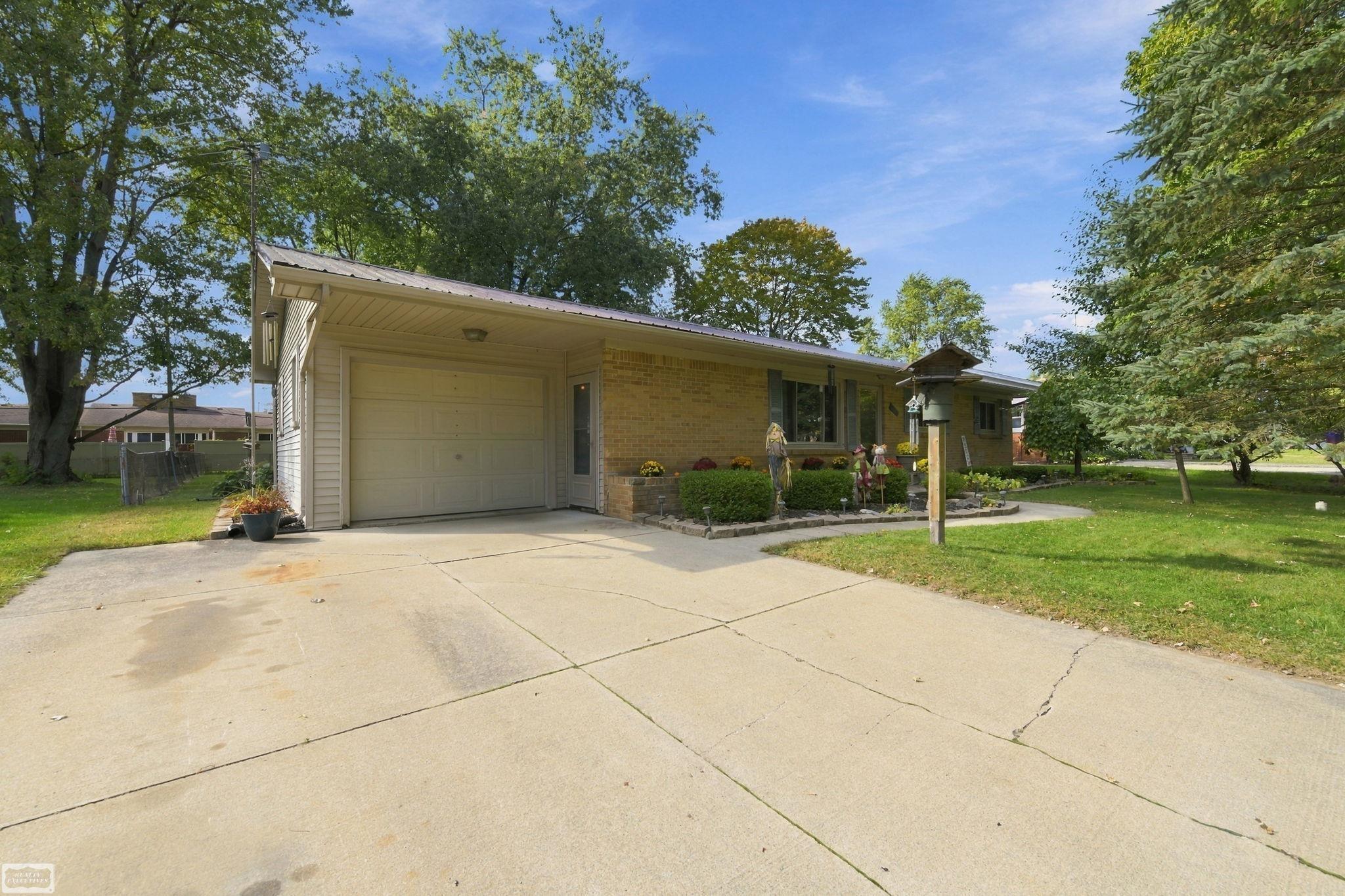 537 N Neeper Street