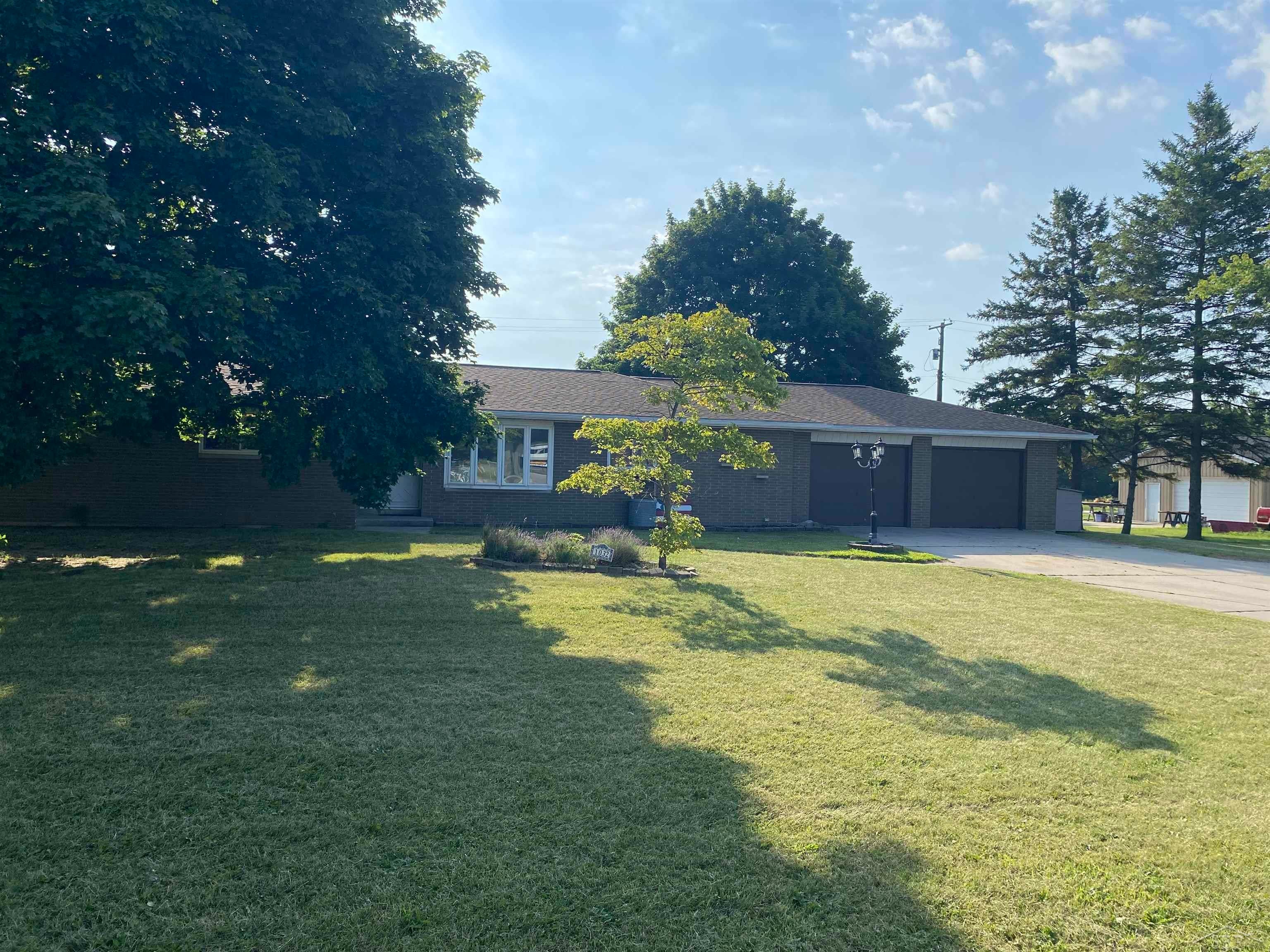 1032 N Hemlock Road