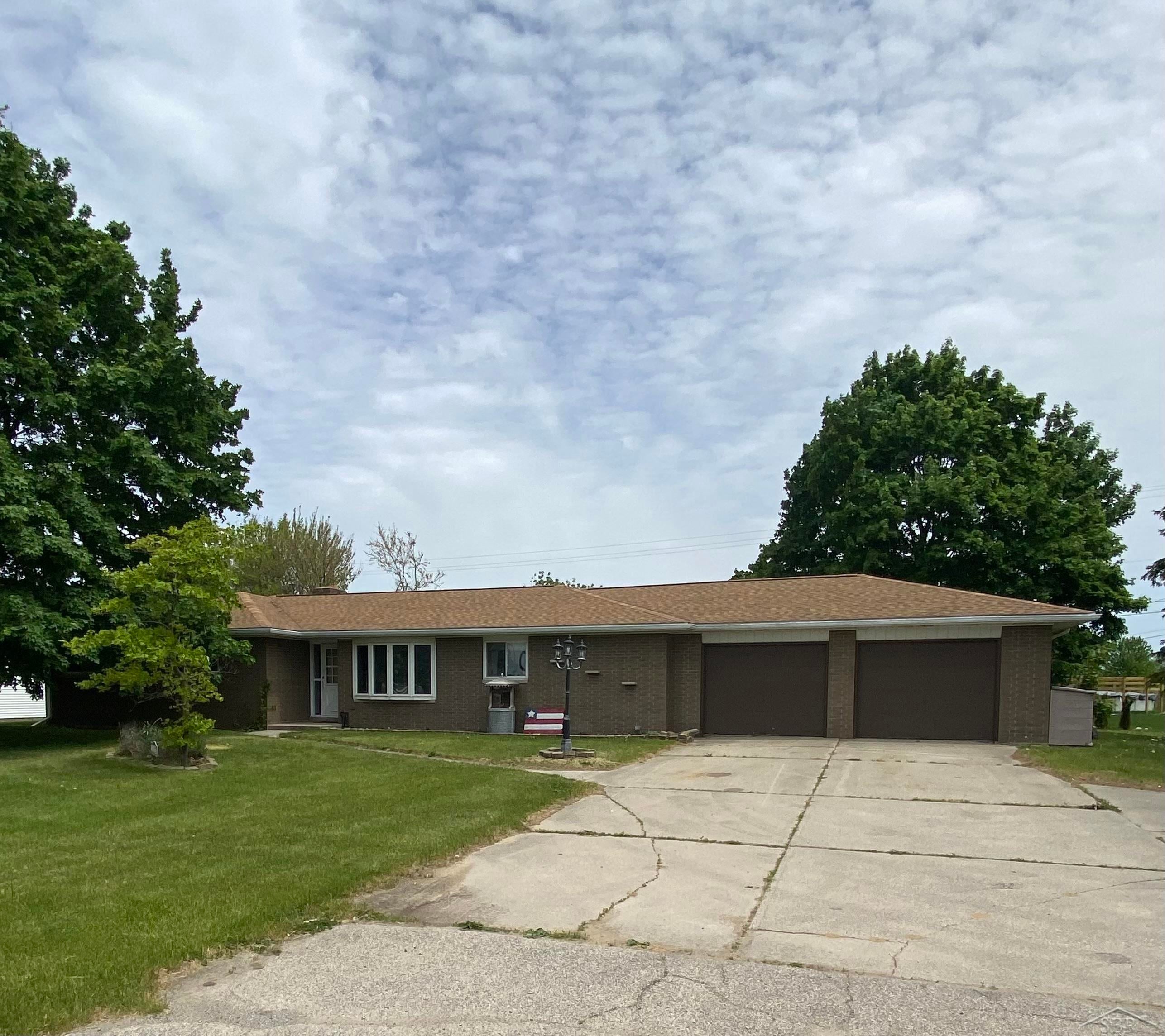 1032 N Hemlock Road
