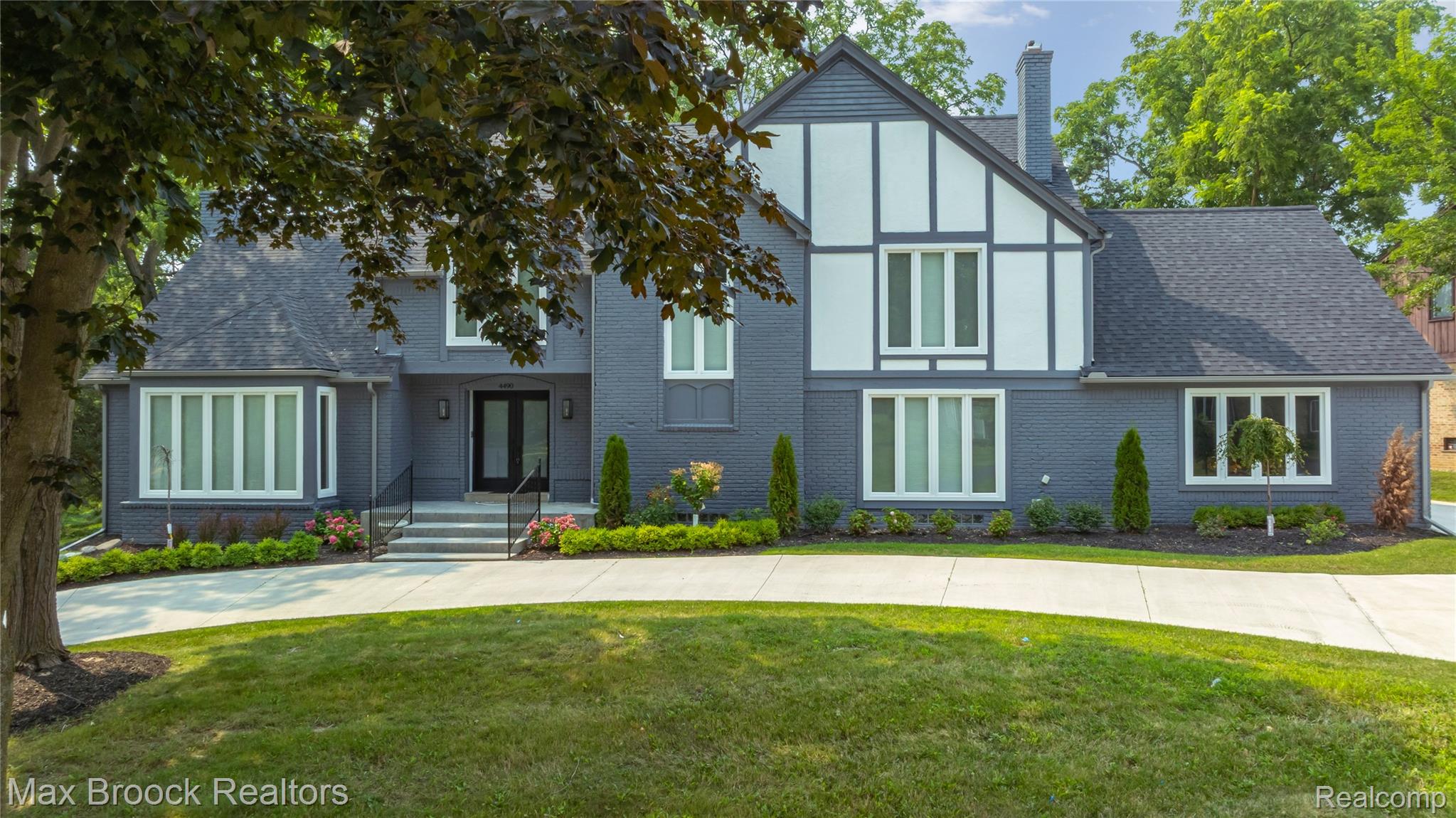 4490 Strathdale Lane