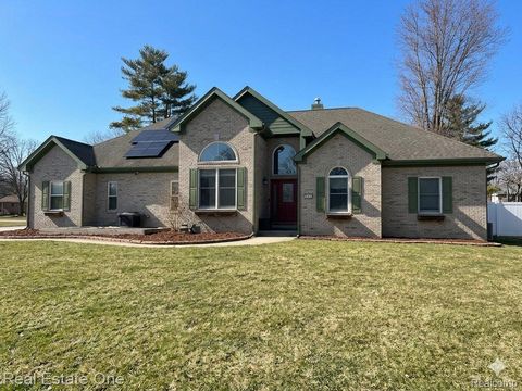Photo of 664 John R Road, Rochester Hills City, MI 48307 (MLS # 20261023022)
