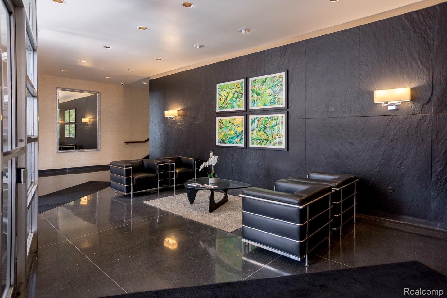 8200 E Jefferson 503