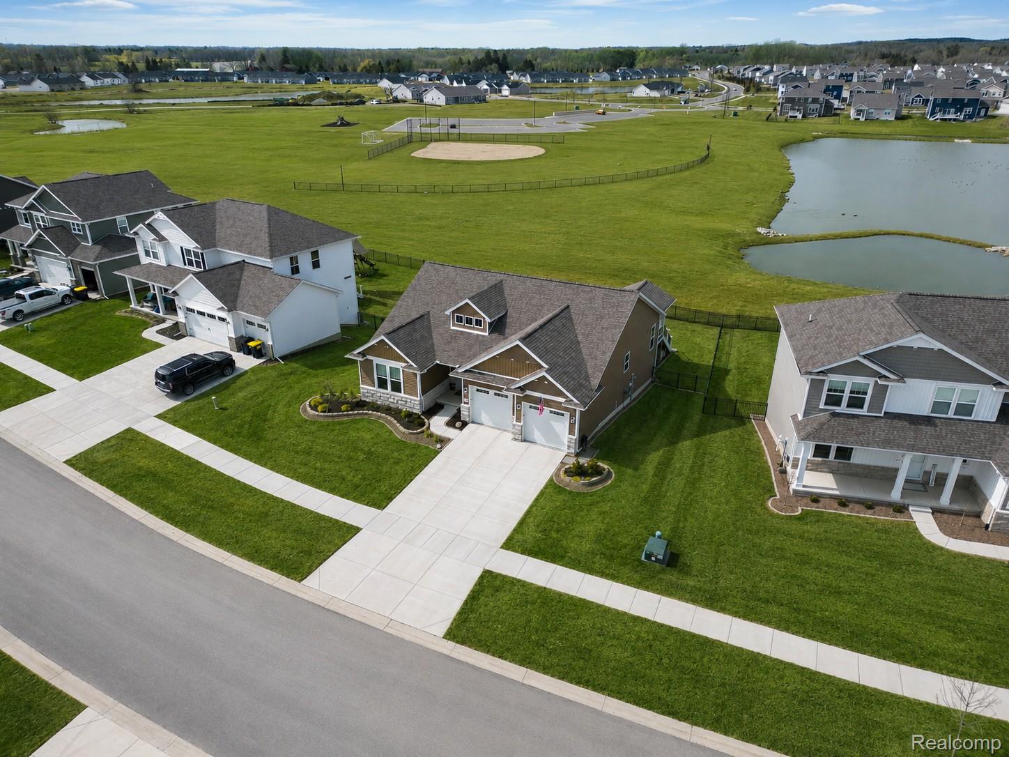 2138 Gambrel Lane