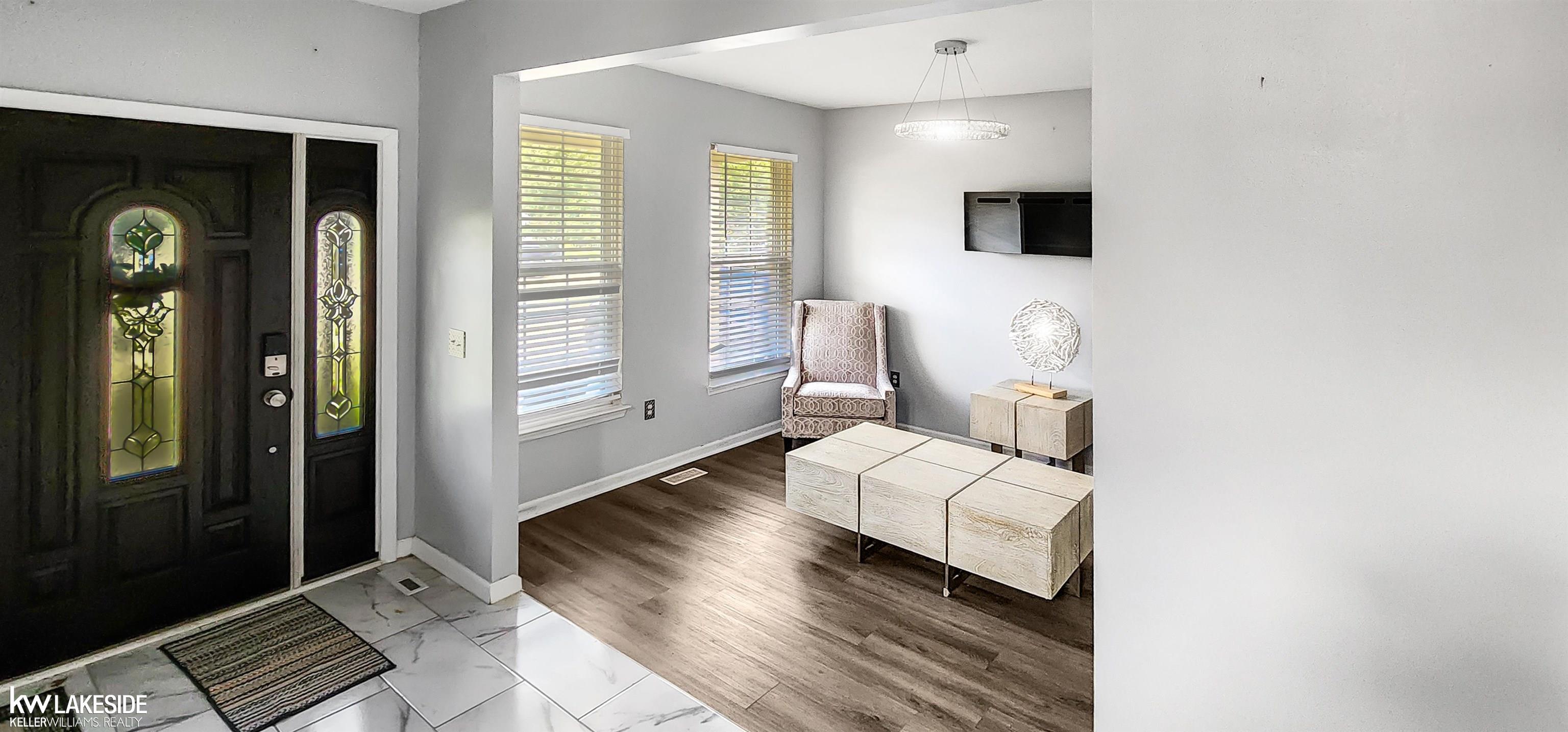 39025 Buckingham Drive