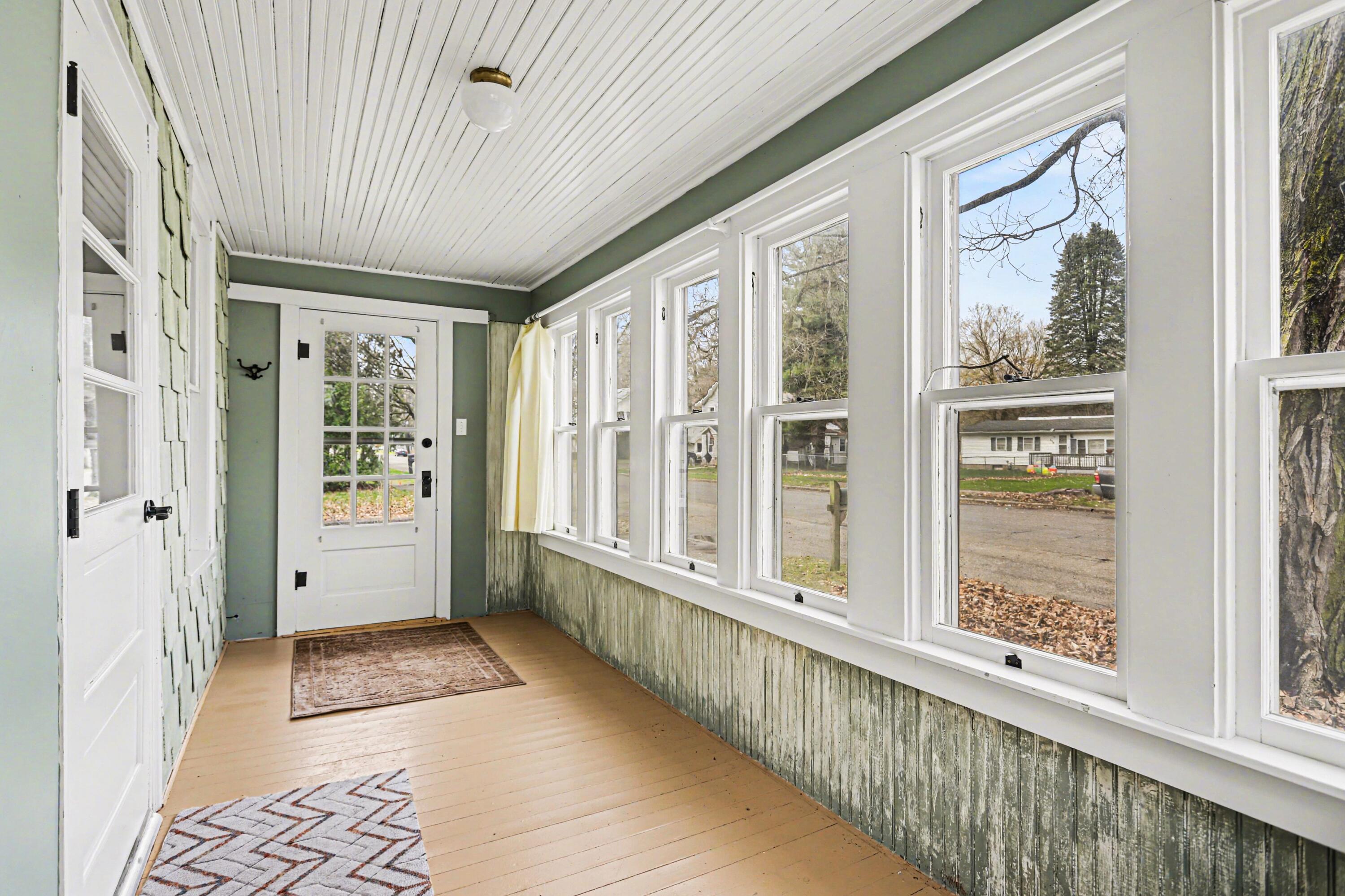 325 W Burr Oak Street