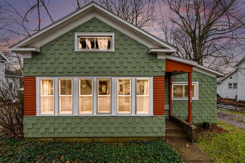 Tiny photo for 325 W Burr Oak Street, Centreville Village, MI 49032 (MLS # 62026013497)