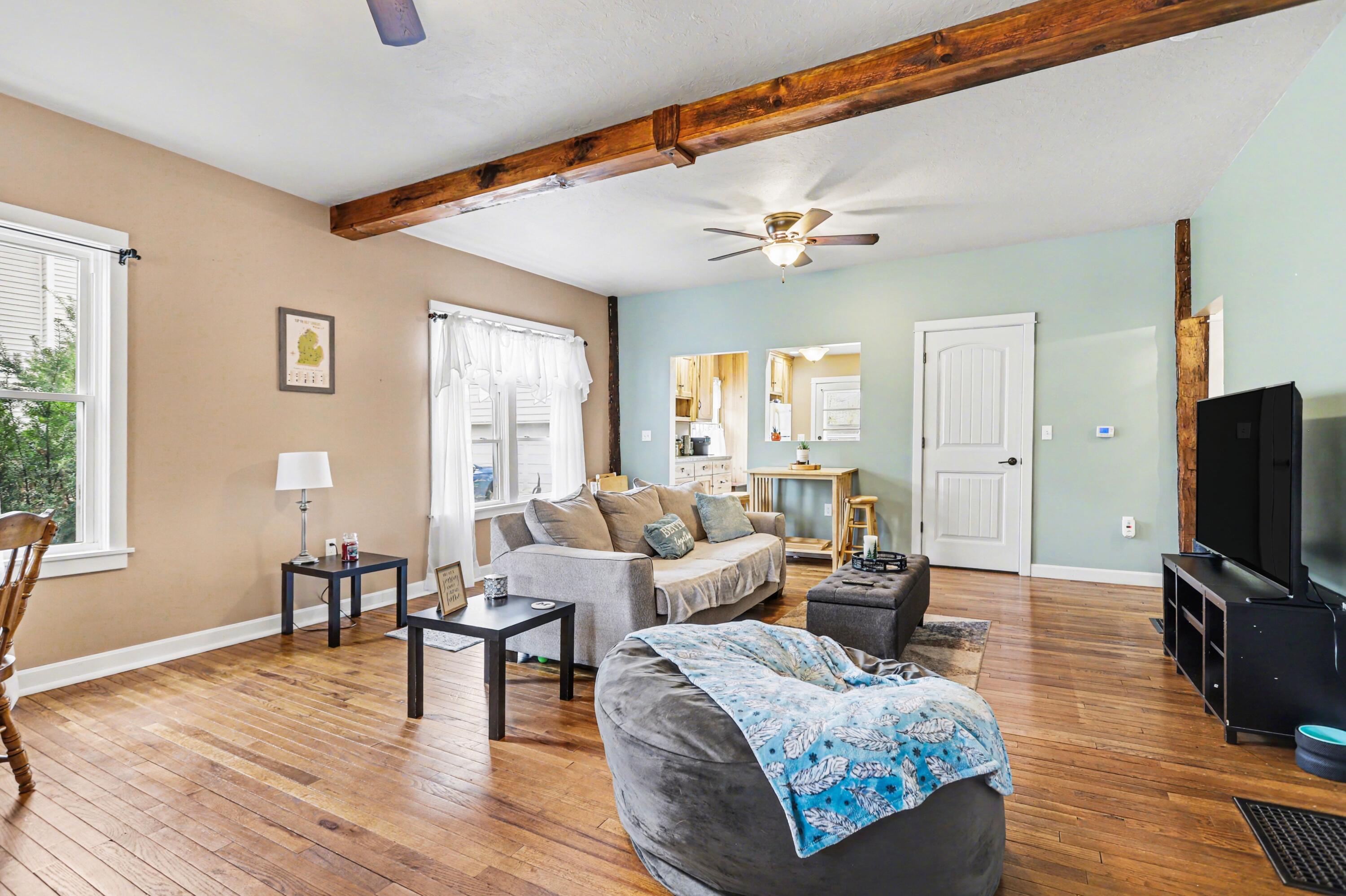 325 W Burr Oak Street