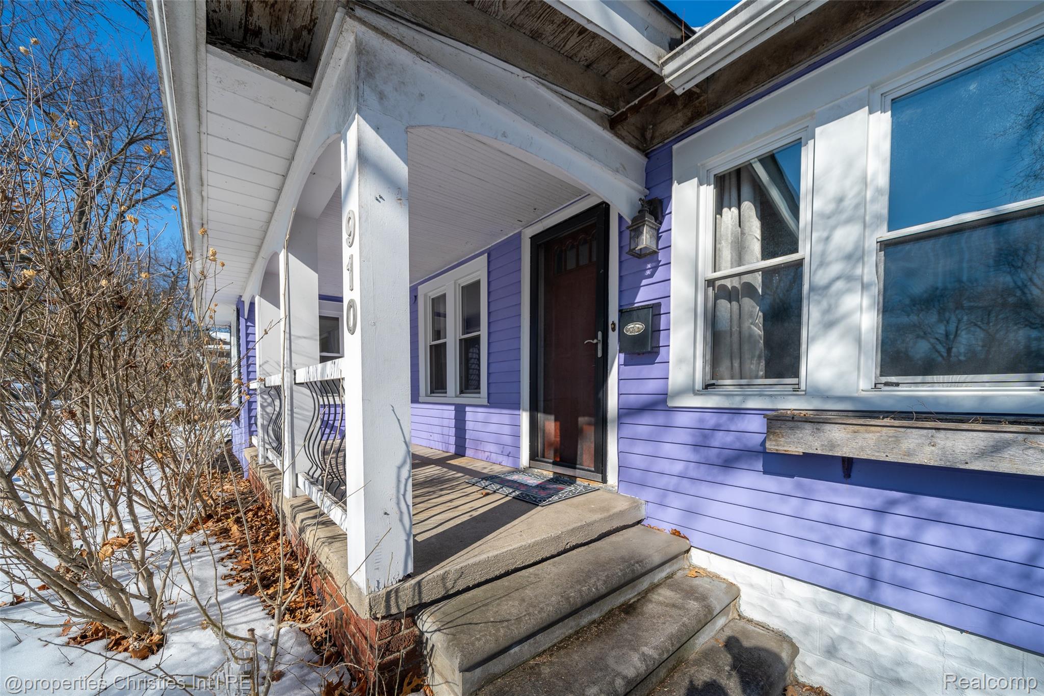 910 W Drayton Street