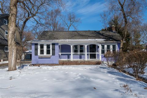 910 W Drayton Street Ferndale City MI 48220