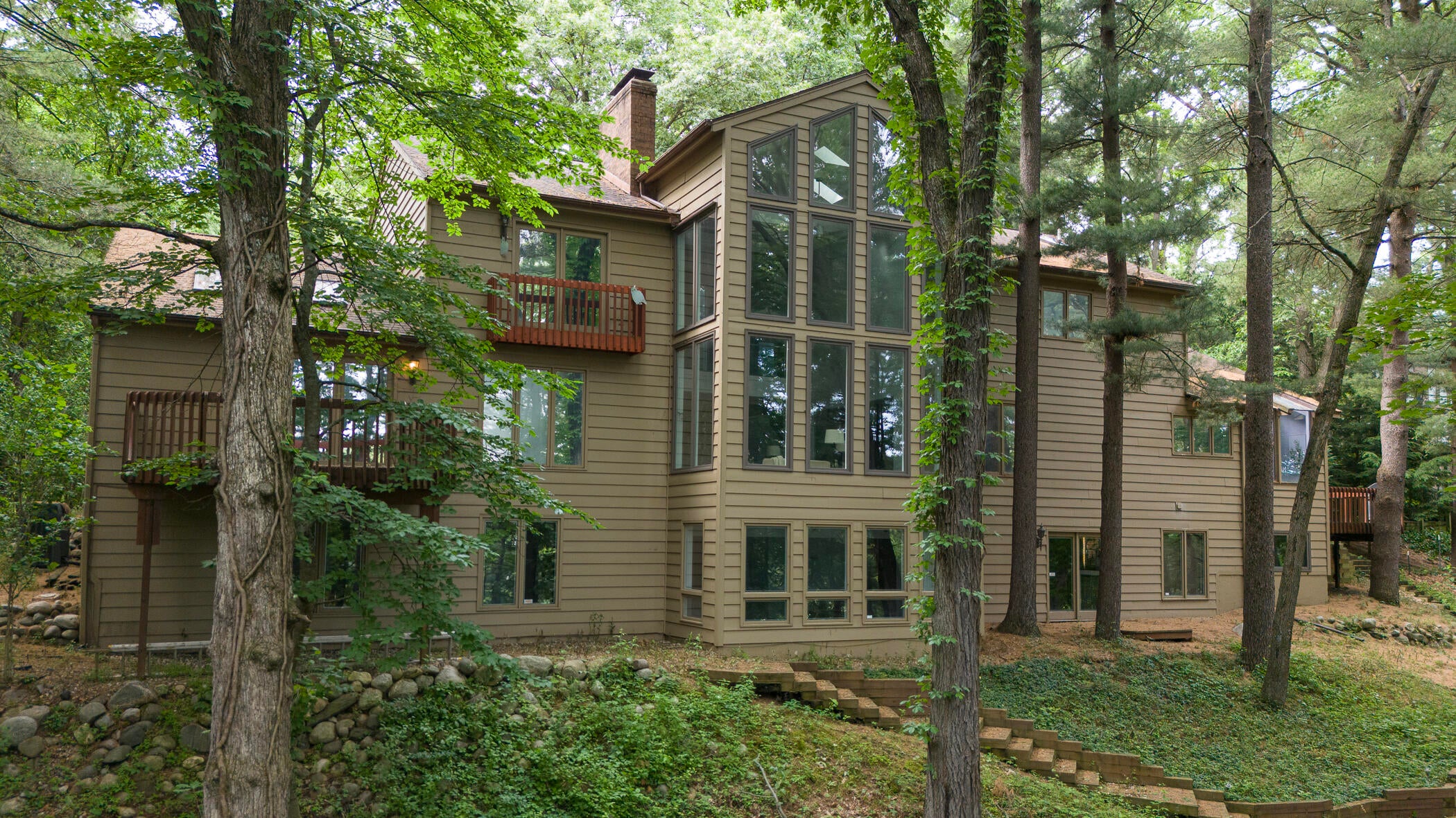 7129 Lakeridge Place