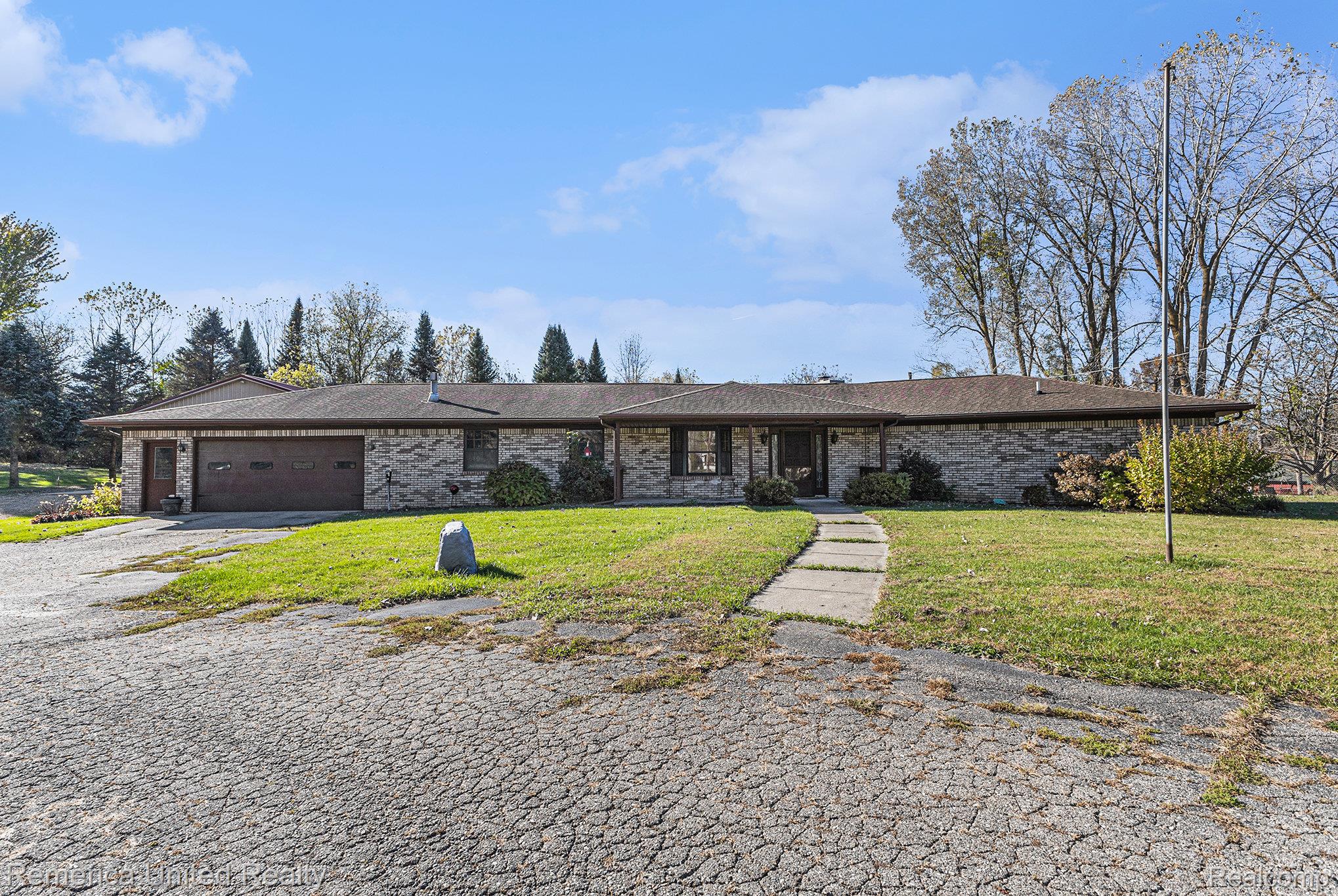 6099 Fowlerville Road